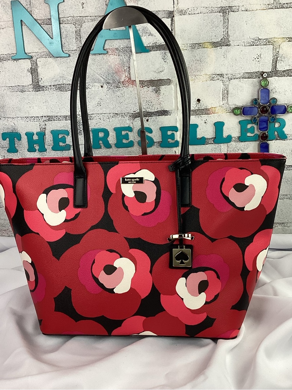 KATE SPADE XL Ellison Avenue Sidney Black Red Floral Print Leather Tote Hand Bag